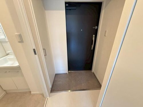 アートレジデンス上町の玄関