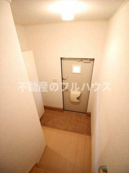 愛知県豊川市大崎町小林(アパート)の賃貸物件の玄関
