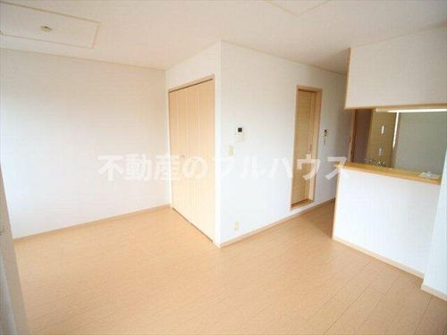 愛知県豊川市大崎町小林(アパート)の賃貸物件の居間