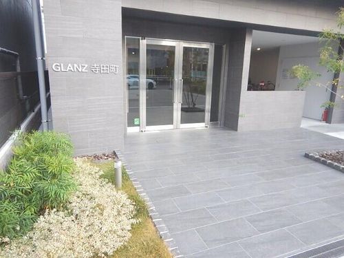 グランツ寺田町の玄関