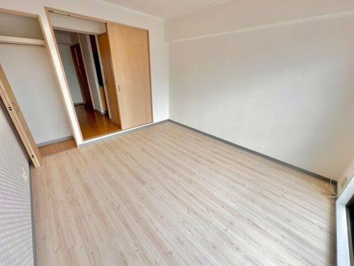 ゴールドハイツの居間