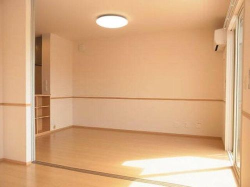 ラ・トゥール・アマ SOUTH101の居間