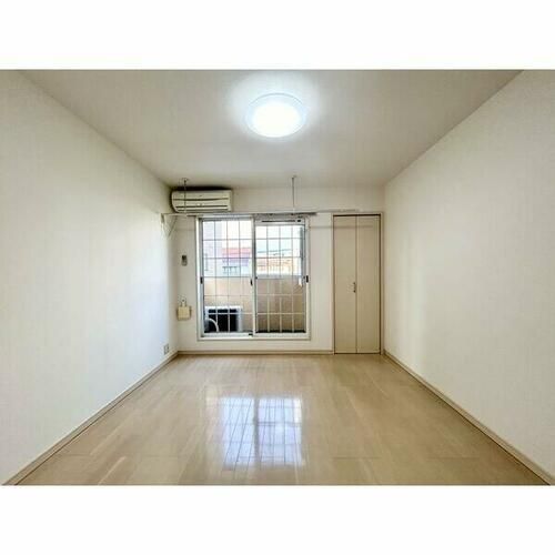 シャムロック熱田Wの居間