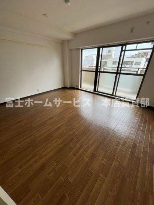 アロースあびこ506の居間