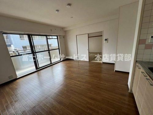 アロースあびこ506の居間