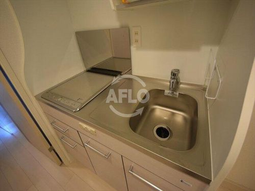 セレニテ心斎橋グランデのキッチン