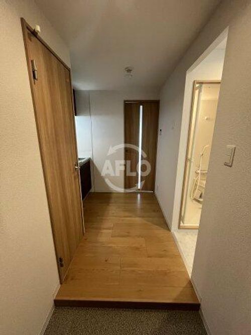 ソリティア桃谷の玄関