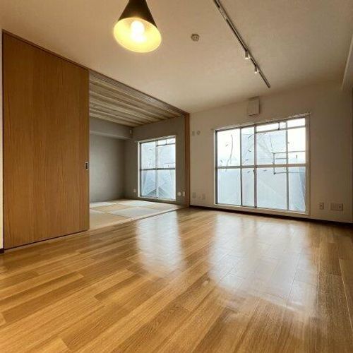 グレイス茶屋ヶ坂駅前の居間