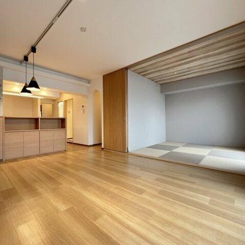 グレイス茶屋ヶ坂駅前の居間