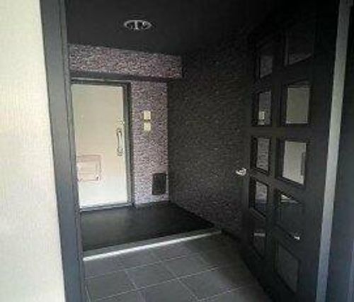 ノバガネイチ中津の玄関