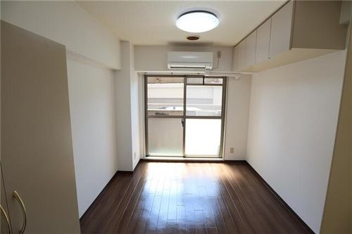アローズパーク608の居間
