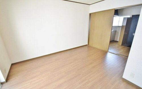 松田ハイツの居間