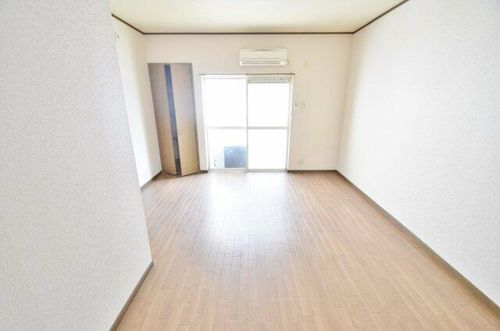 松田ハイツの居間