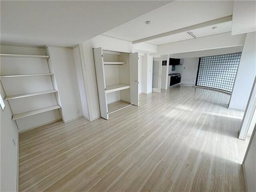 夙川ダイヤハイツ201の居間