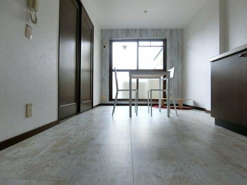 パークヒルズ千代田の居間