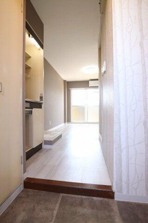 ジュネス人丸の玄関