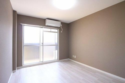 ジュネス人丸の内装