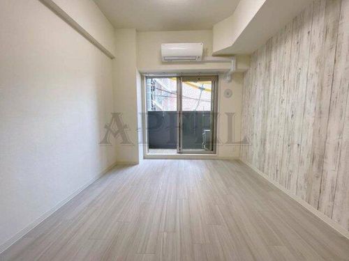 プレサンスTHETENNOJI逢阪トゥルーの居間