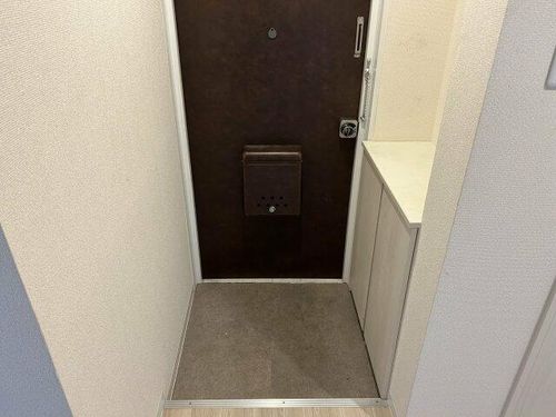 ReFINE西九条の玄関