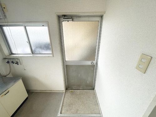 大阪府東大阪市高井田西1丁目(マンション)の賃貸物件の玄関