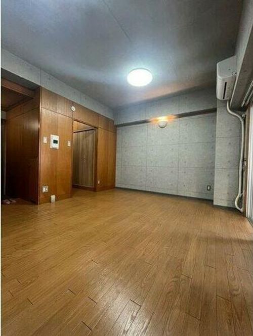 ウェーブ・イン中津の居間