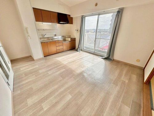 シャトー高見の里の居間