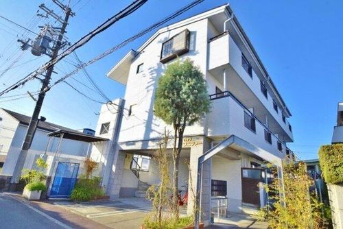 ハイツコニファーの外観