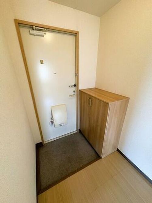 フレグランス南落合Ⅲの玄関