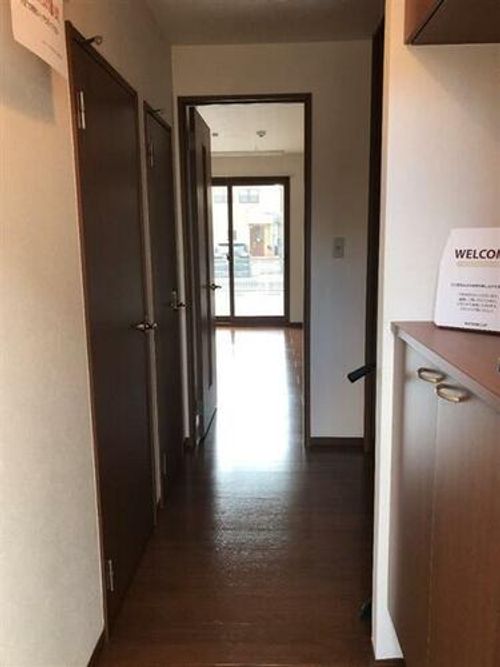 アネックス ハイブリッジ B棟101の玄関