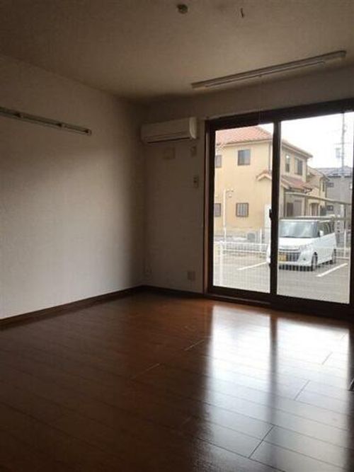 アネックス ハイブリッジ B棟101の居間