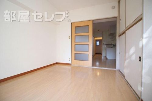 シャトルオオギ108の内装