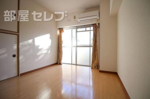 シャトルオオギ108の内装