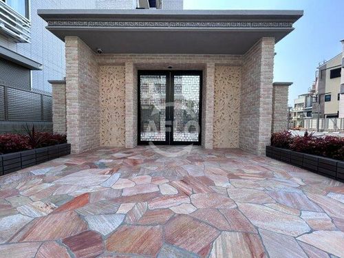 プレジオ帝塚山の玄関