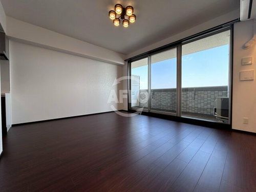 プレジオ帝塚山の居間