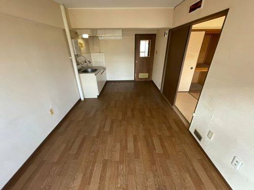 西浦ビューハイツの居間