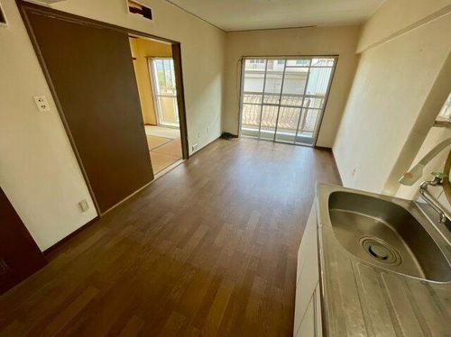 西浦ビューハイツの居間