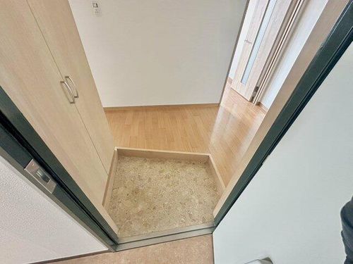 ドミール南栄町の玄関