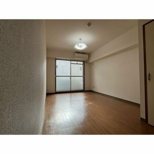 グリーンハイツ今池の居間