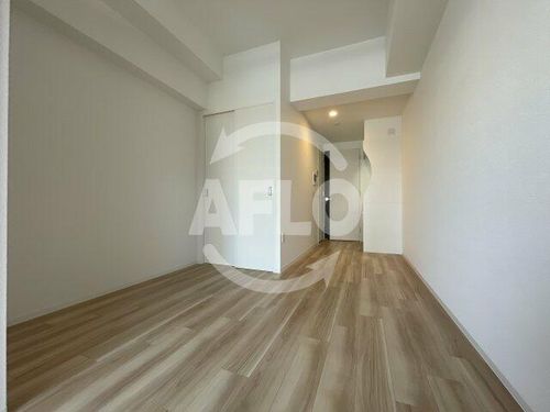 セレニテ難波グランデノールの居間