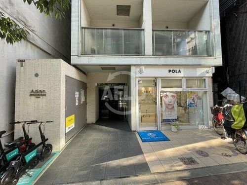 アーデン京町堀イーストの玄関