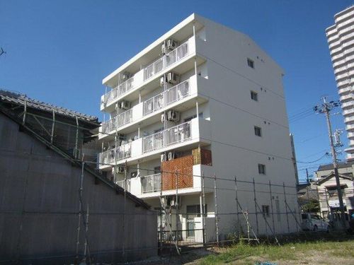 神明ハイツ1Cの外観
