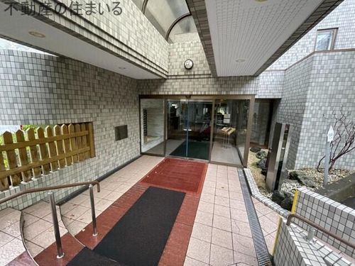 ライオンズマンション札幌定山渓弐番館の玄関