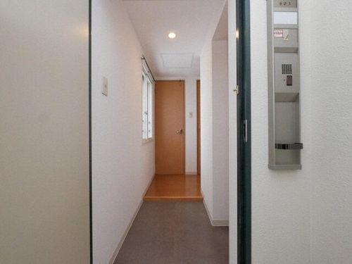 北海道札幌市中央区北十三条西15丁目(マンション)の賃貸物件の玄関