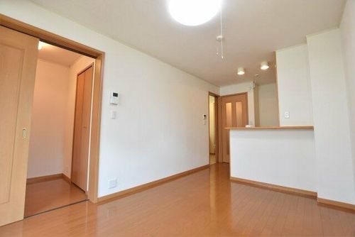 大阪府羽曳野市南恵我之荘6丁目(アパート)の賃貸物件の居間