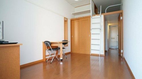 レオパレスヴァンベールIIの居間