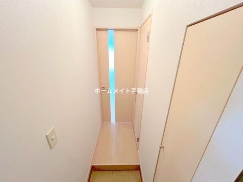 北海道札幌市手稲区富丘二条4丁目(アパート)の賃貸物件の玄関