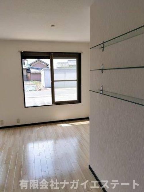 ロイヤルハイツⅡ102の居間