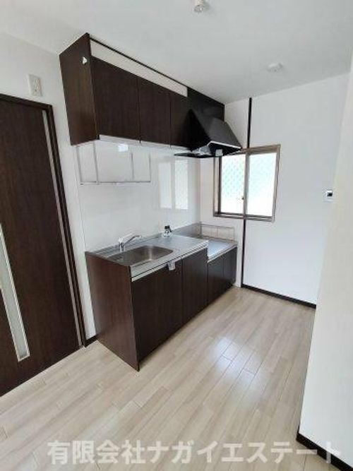 ロイヤルハイツⅡ102のキッチン