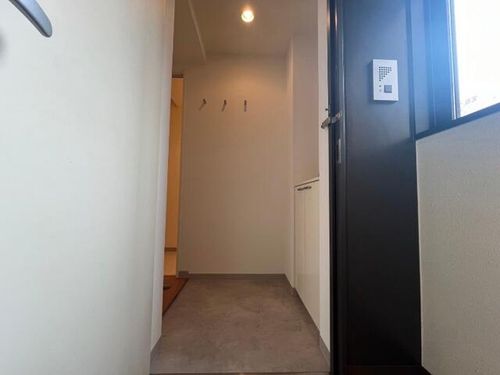 北海道札幌市中央区北七条西24丁目(マンション)の賃貸物件の玄関