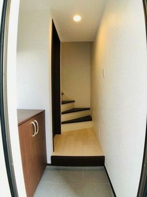 LE COCON砂口町の玄関